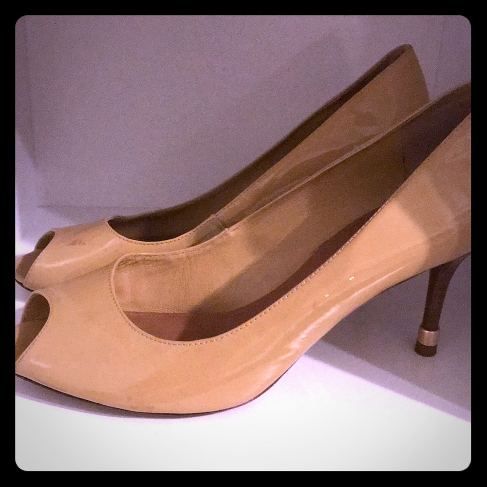 Tory Burch beige peep toe heels